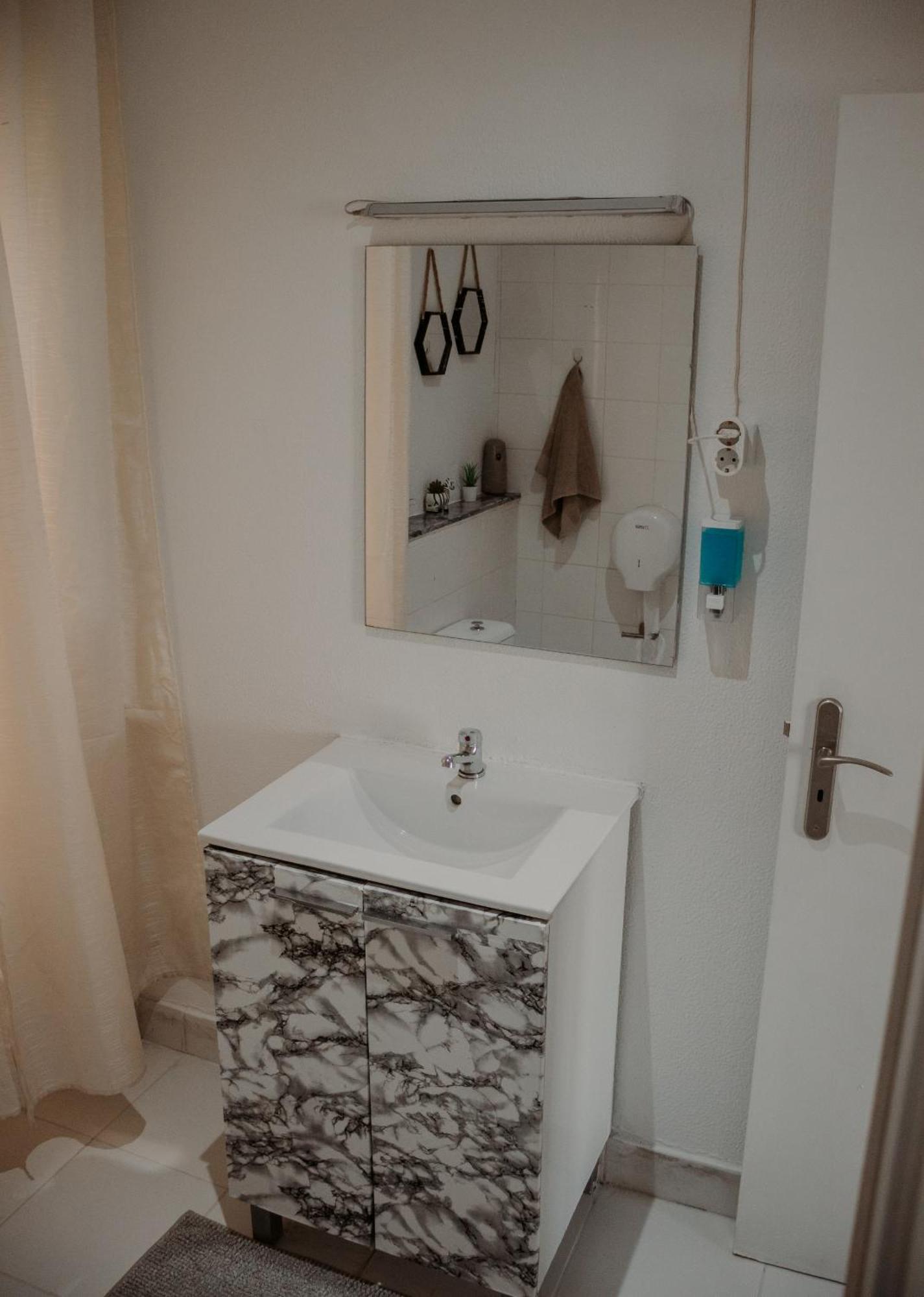 Hostal Rostelbem Guesthouse Lisbon Lisboa